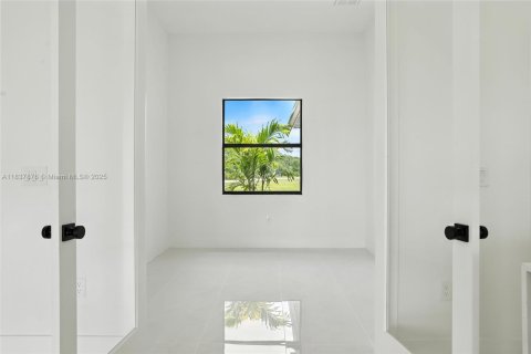 Villa ou maison à vendre à Cape Coral, Floride: 3 chambres, 166.57 m2 № 1966498 - photo 11