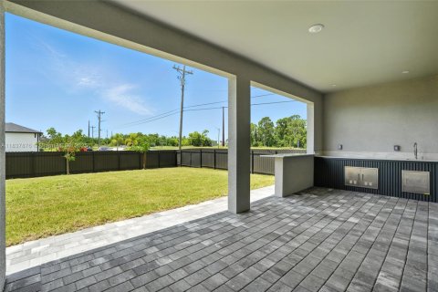 Villa ou maison à vendre à Cape Coral, Floride: 3 chambres, 166.57 m2 № 1966498 - photo 24