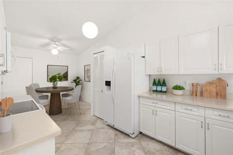 House in Bradenton, Florida 2 bedrooms, 121.14 sq.m. № 1886739 - photo 10