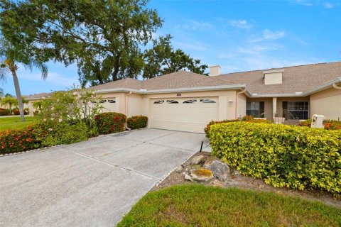 House in Bradenton, Florida 2 bedrooms, 121.14 sq.m. № 1886739 - photo 1