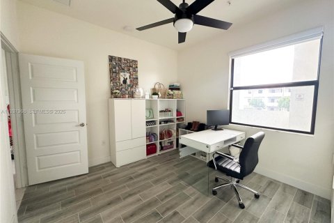 Купить кондоминиум в Дорал, Флорида 2 комнаты, 99.59м2, № 1995716 - фото 17