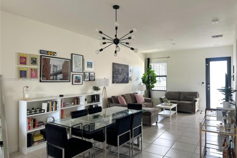 Купить кондоминиум в Дорал, Флорида 2 комнаты, 99.59м2, № 1995716 - фото 2