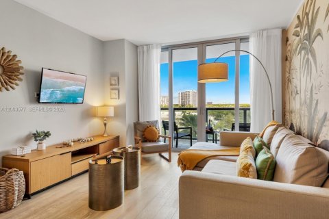 Condo in Hallandale Beach, Florida, 2 bedrooms  № 2068389