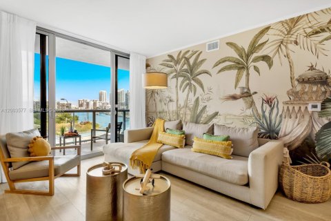 Condo in Hallandale Beach, Florida, 2 bedrooms  № 2068389 - photo 6