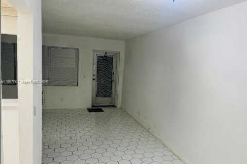 Copropriété à louer à West Palm Beach, Floride: 1 chambre, 54.35 m2 № 2059500 - photo 2