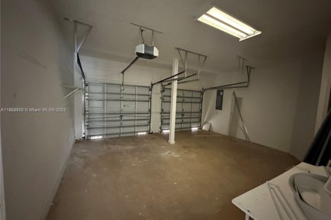 Casa en alquiler en Miramar, Florida, 4 dormitorios, 173.63 m2 № 2059985 - foto 21