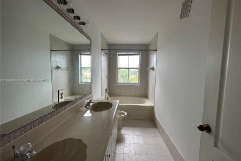 Casa en alquiler en Miramar, Florida, 4 dormitorios, 173.63 m2 № 2059985 - foto 15
