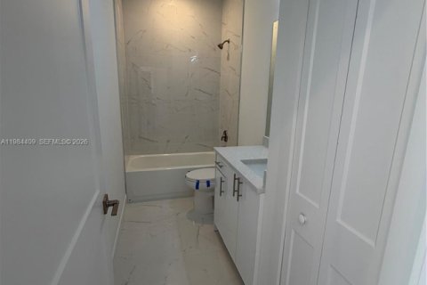 Casa en alquiler en Lehigh Acres, Florida, 3 dormitorios № 2047829 - foto 15