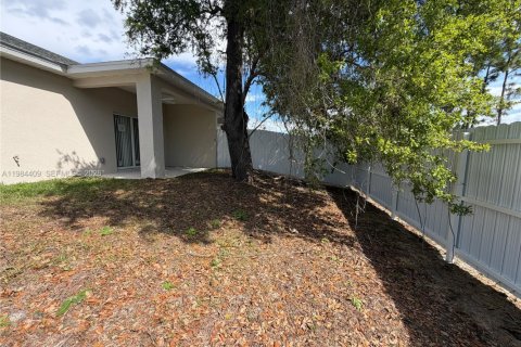Casa en alquiler en Lehigh Acres, Florida, 3 dormitorios № 2047829 - foto 7