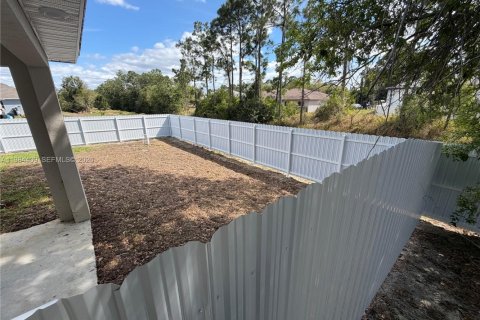 Casa en alquiler en Lehigh Acres, Florida, 3 dormitorios № 2047829 - foto 3