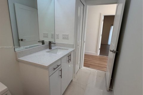 Casa en alquiler en Lehigh Acres, Florida, 3 dormitorios № 2047829 - foto 19