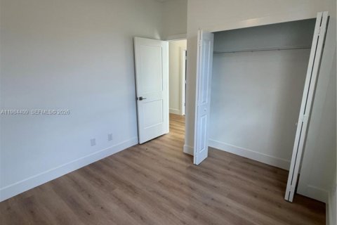 Casa en alquiler en Lehigh Acres, Florida, 3 dormitorios № 2047829 - foto 14