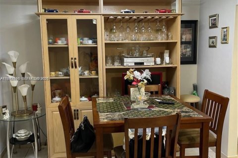 Купить кондоминиум в Халландейл-Бич, Флорида 1 спальня, 68.38м2, № 2054818 - фото 4