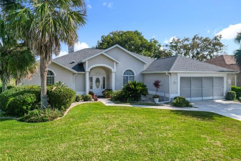 House in Ocala, Florida 2 bedrooms, 161.28 sq.m. № 2104217