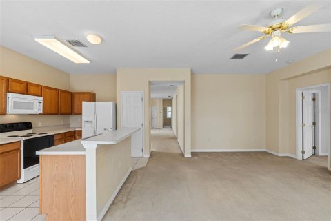 House in Davenport, Florida 4 bedrooms, 182.09 sq.m. № 1555098 - photo 16