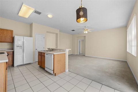 House in Davenport, Florida 4 bedrooms, 182.09 sq.m. № 1555098 - photo 19