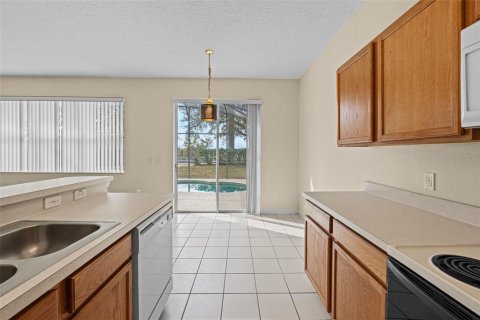 House in Davenport, Florida 4 bedrooms, 182.09 sq.m. № 1555098 - photo 17