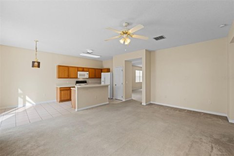 House in Davenport, Florida 4 bedrooms, 182.09 sq.m. № 1555098 - photo 14