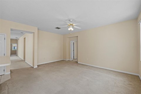 House in Davenport, Florida 4 bedrooms, 182.09 sq.m. № 1555098 - photo 15