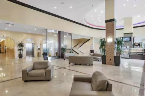 Copropriété à louer à Sunny Isles Beach, Floride: 38.09 m2 № 2029215 - photo 12