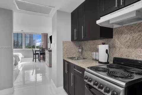 Copropriété à louer à Sunny Isles Beach, Floride: 38.09 m2 № 2029215 - photo 5