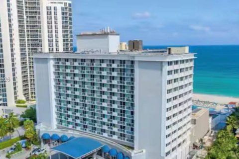 Copropriété à louer à Sunny Isles Beach, Floride: 38.09 m2 № 2029215 - photo 15