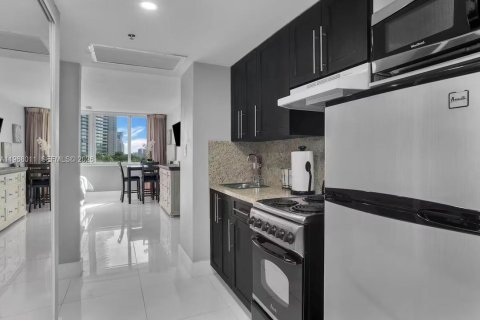 Copropriété à louer à Sunny Isles Beach, Floride: 38.09 m2 № 2029215 - photo 6