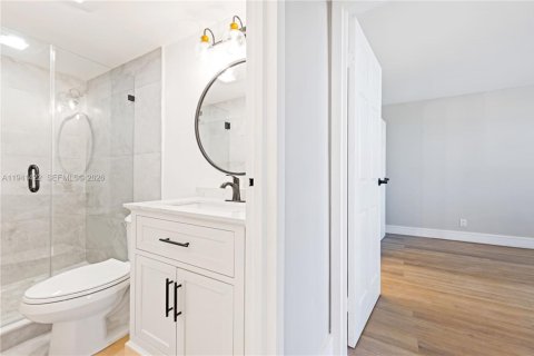 Condo in Fort Lauderdale, Florida, 2 bedrooms  № 1998862 - photo 13