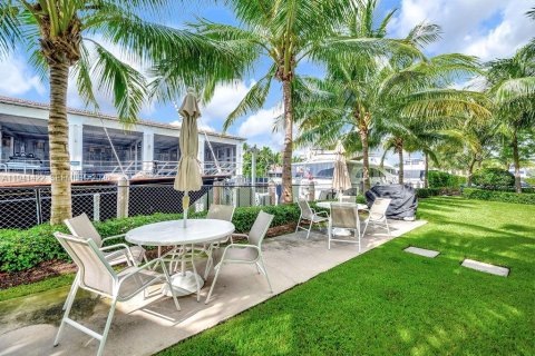 Condo in Fort Lauderdale, Florida, 2 bedrooms  № 1998862 - photo 18