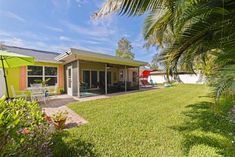 House in Saint Petersburg, Florida 3 bedrooms, 152.36 sq.m. № 2201246 - photo 29