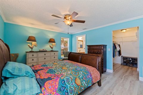 House in Saint Petersburg, Florida 3 bedrooms, 152.36 sq.m. № 2201246 - photo 20