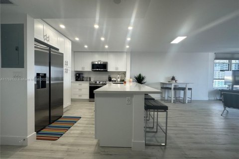 Condominio en venta en Hollywood, Florida, 2 dormitorios, 123.84 m2 № 1861000 - foto 11