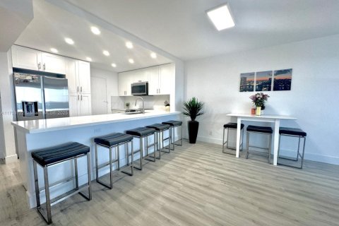 Condominio en venta en Hollywood, Florida, 2 dormitorios, 123.84 m2 № 1861000 - foto 8