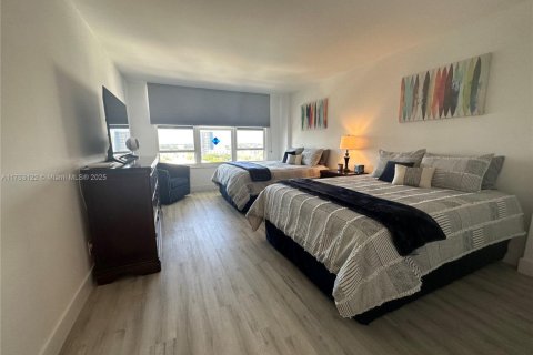 Condominio en venta en Hollywood, Florida, 2 dormitorios, 123.84 m2 № 1861000 - foto 24