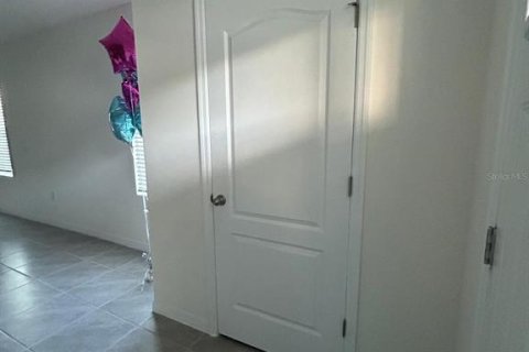 Touwnhouse à vendre à Kissimmee, Floride: 3 chambres, 168.52 m2 № 2228051 - photo 2