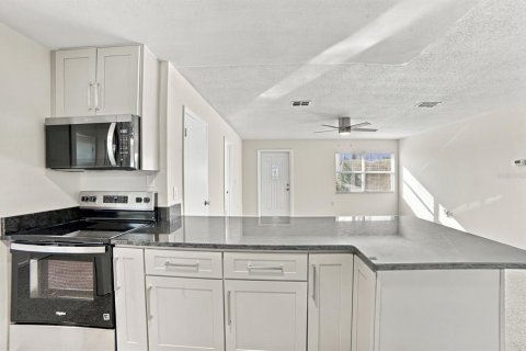 Villa ou maison à louer à Orlando, Floride: 3 chambres, 110.93 m2 № 2406596 - photo 11