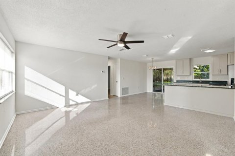 Villa ou maison à louer à Orlando, Floride: 3 chambres, 110.93 m2 № 2406596 - photo 7