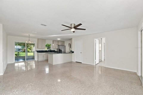 Villa ou maison à louer à Orlando, Floride: 3 chambres, 110.93 m2 № 2406596 - photo 8
