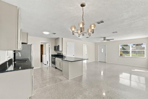 Villa ou maison à louer à Orlando, Floride: 3 chambres, 110.93 m2 № 2406596 - photo 6