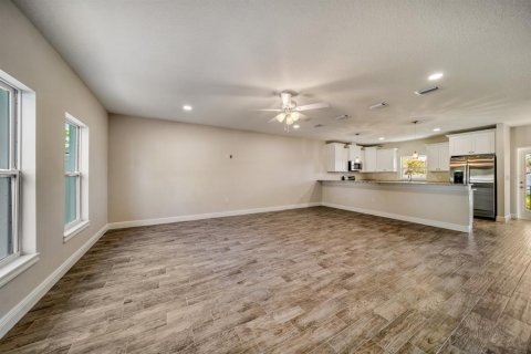 Touwnhouse à louer à Tampa, Floride: 3 chambres, 167.22 m2 № 2430642 - photo 6