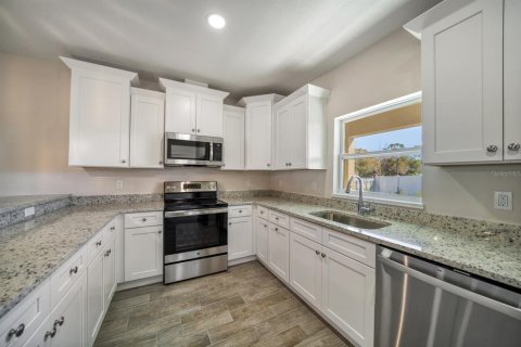 Touwnhouse à louer à Tampa, Floride: 3 chambres, 167.22 m2 № 2430642 - photo 4