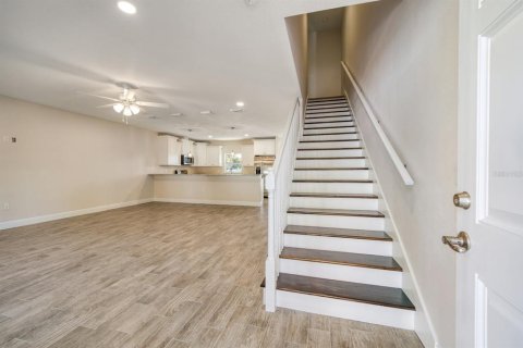 Touwnhouse à louer à Tampa, Floride: 3 chambres, 167.22 m2 № 2430642 - photo 20