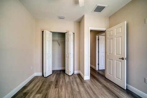 Touwnhouse à louer à Tampa, Floride: 3 chambres, 167.22 m2 № 2430642 - photo 9
