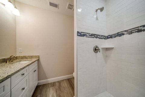 Touwnhouse à louer à Tampa, Floride: 3 chambres, 167.22 m2 № 2430642 - photo 17