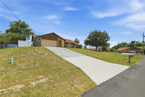 Villa ou maison à vendre à Spring Hill, Floride: 3 chambres, 164.81 m2 № 2120939 - photo 4