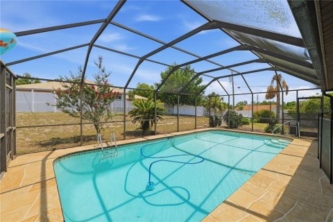 Villa ou maison à Spring Hill, Floride 3 chambres, 164.81 m2 № 2120939