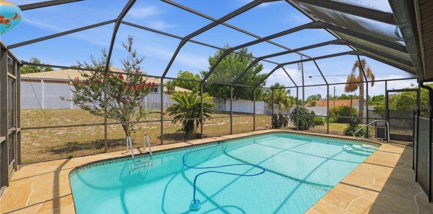 Villa ou maison à Spring Hill, Floride 3 chambres, 164.81 m2 № 2120939