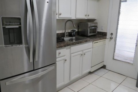 Appartement à louer à North Miami, Floride: 2 chambres, 116.13 m2 № 2039113 - photo 7