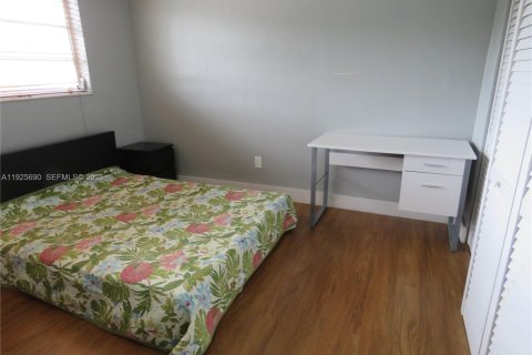 Appartement à louer à North Miami, Floride: 2 chambres, 116.13 m2 № 2039113 - photo 15