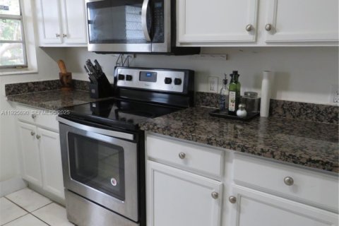 Appartement à louer à North Miami, Floride: 2 chambres, 116.13 m2 № 2039113 - photo 6